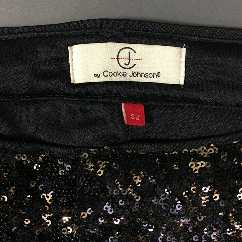 CJ By Cookie Johnson, Brown, Size: 12<br />
CJ by Cookie Johnson Black/Bronze metalic Sequin trouser style pants size 32 (12) fully lined, Straight legs cropped at ankles, 4 pocket style, belt loops, front zipper and hook closure.<br />
Made in USA, dry clean only<br />
CUT# / 97245<br />
RN # / 58539<br />
CA#/ 19371