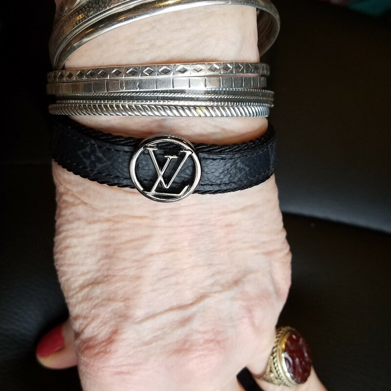 Louis Vuitton Monogram Eclipse LV Circle Bracelet