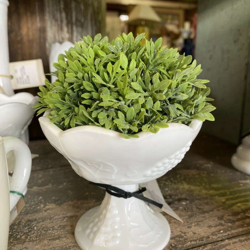 These adorable little greenery spheres measure 5 inches in diameter. One of these morning rain spheres is the easiest way to make home look decorated and complete!