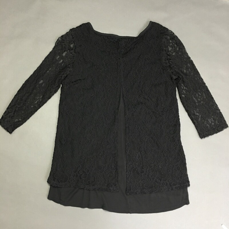 New York & Company, Black, Size: Small<br />
3/4 sleeves black lace, lined black fabric. Lace have split/fork open in back design, length falls mid thigh.<br />
Made Indonesia, fabric tgaes have been cut - assuming it is a polyblend fabric - machine wash cold line dry<br />
7.80 oz