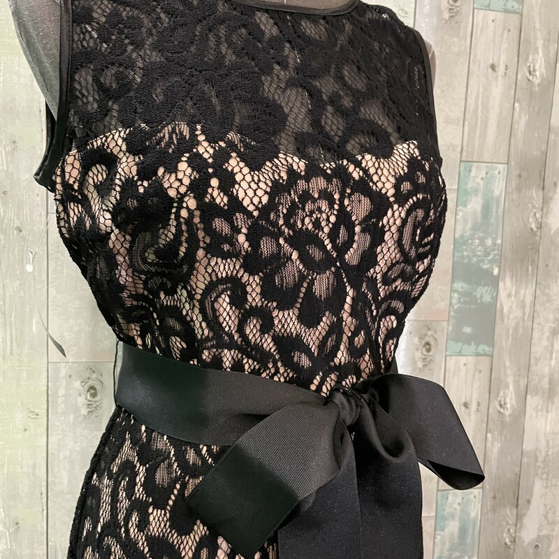 Betsy & Adam Lace Formal
The ribbon belt is sew on and lays beautifully
Black and nude
Size: 12
NO RETURN ON PROM