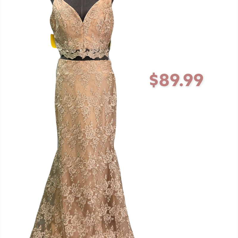 NEW Windsor 2 Piece Formal
RETAIL PRICE:$129.90
Gold
Size: 13
NO RETURN ON PROM DRESSES
