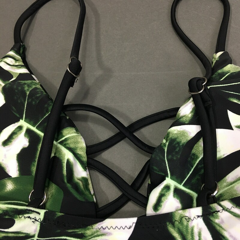 Black, green and white Leaf Printed front lattice detail One piece, Floral, Size: Medium<br />
insertable soft cups, front is lined, adjustable spaghetti straps, high square back<br />
5.1 oz