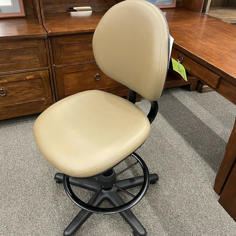 Steelcase Lthr. Roller Chair
Call store for details