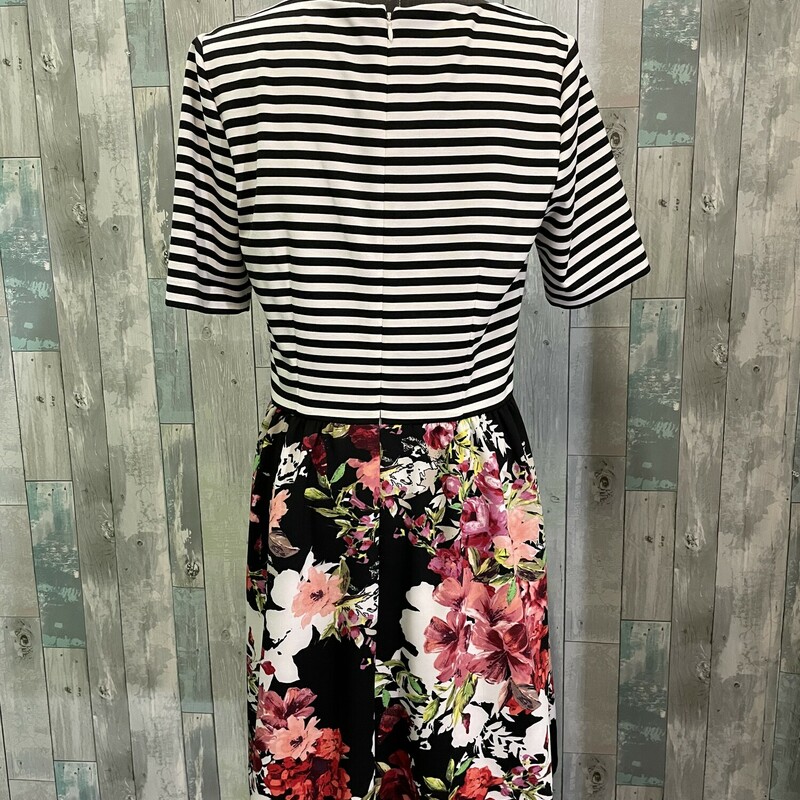 Jessica Howard Striped & Floral Dress<br />
Zip back, polyester/spandex blend<br />
Size: 12