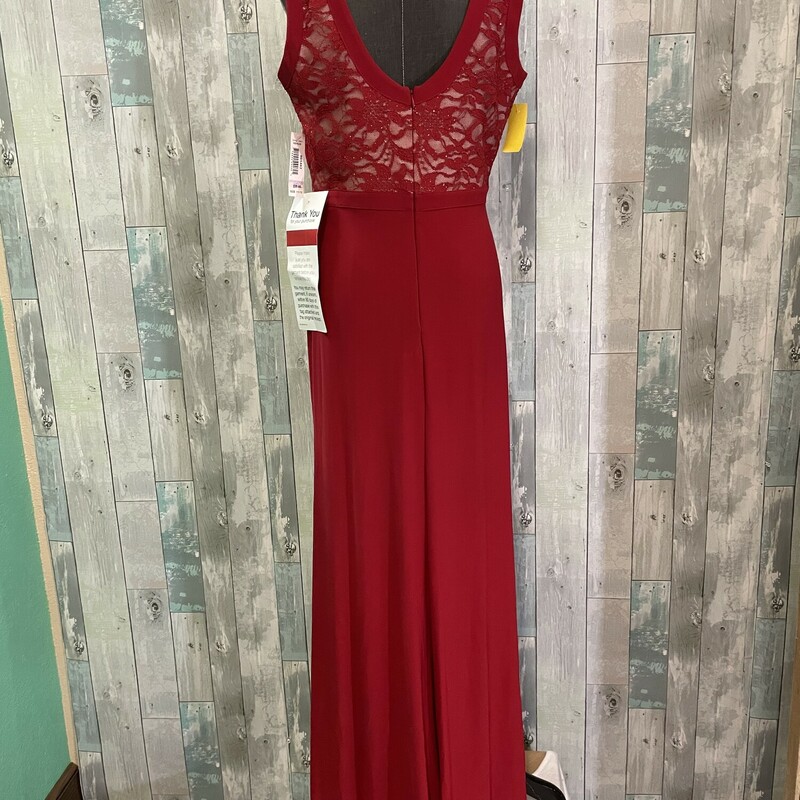 NEW Morgan & Co Formal<br />
Red<br />
Size: 11/12<br />
NO RETURNS ON PROM