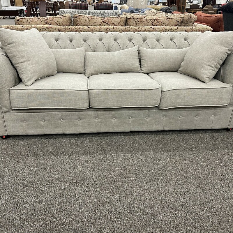 H 8427-3 Tufted Sofa<br />
Call store for details