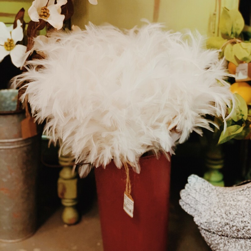These gorgeous feather stems are so fun and unique! Each stem measures 20 inches. If you are looking for a floral that will stand out and is one of a kind, this is the one for you!