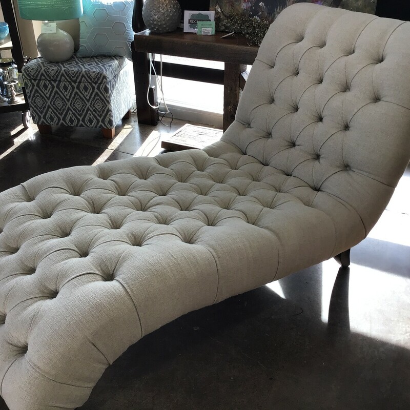 Tufted Linen Chaise
