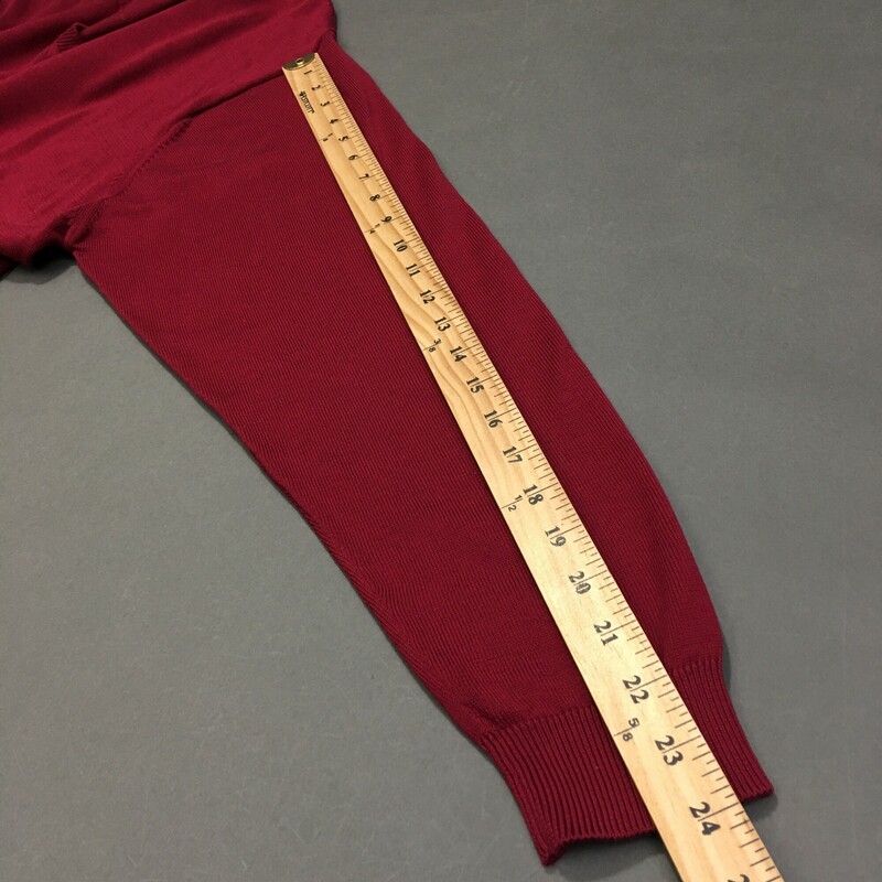 100-1028 Oxford Golf, Cranberry Red, Size: Large , long sleeve, v neck, light 100% cotton golf sweater  good
13.20 oz