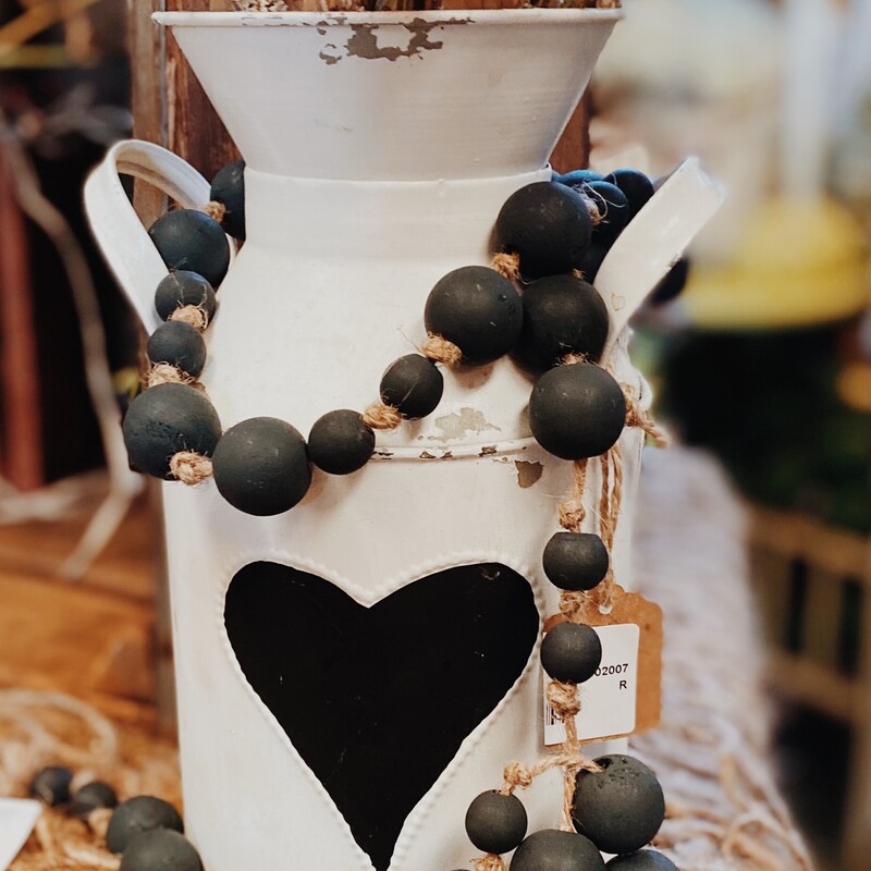 We love these beautiful black beads. They measure 42 inches in length and will fit in any stlye decor you have