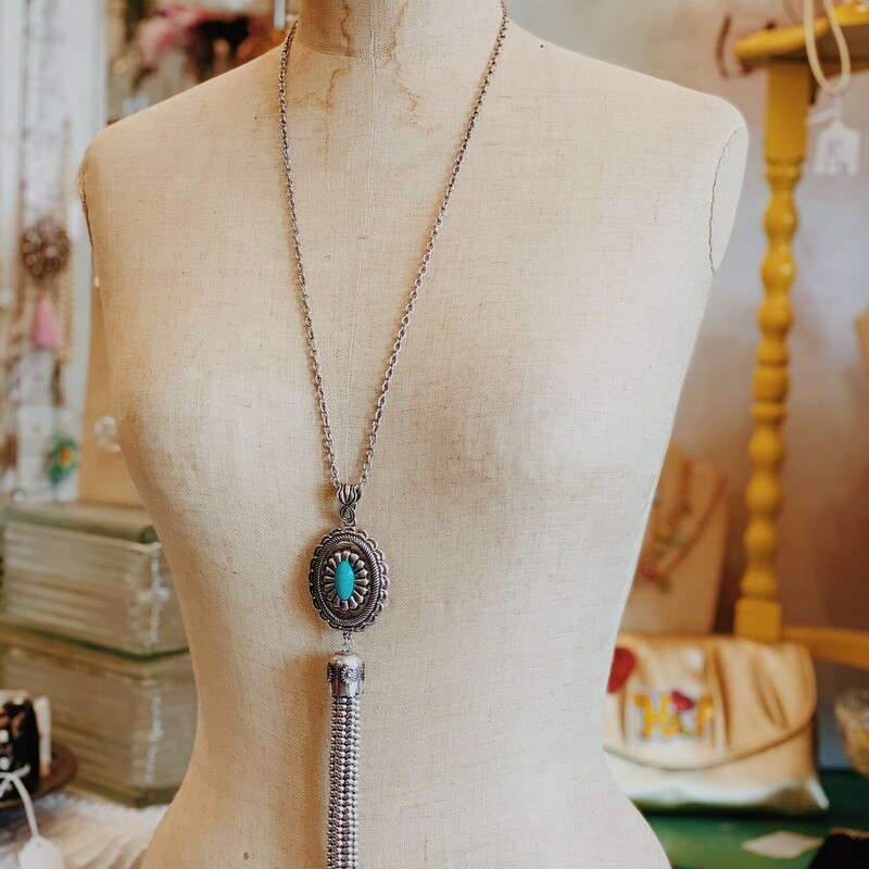 The perfect layering necklace! Just long enough to put another favorite necklace with!