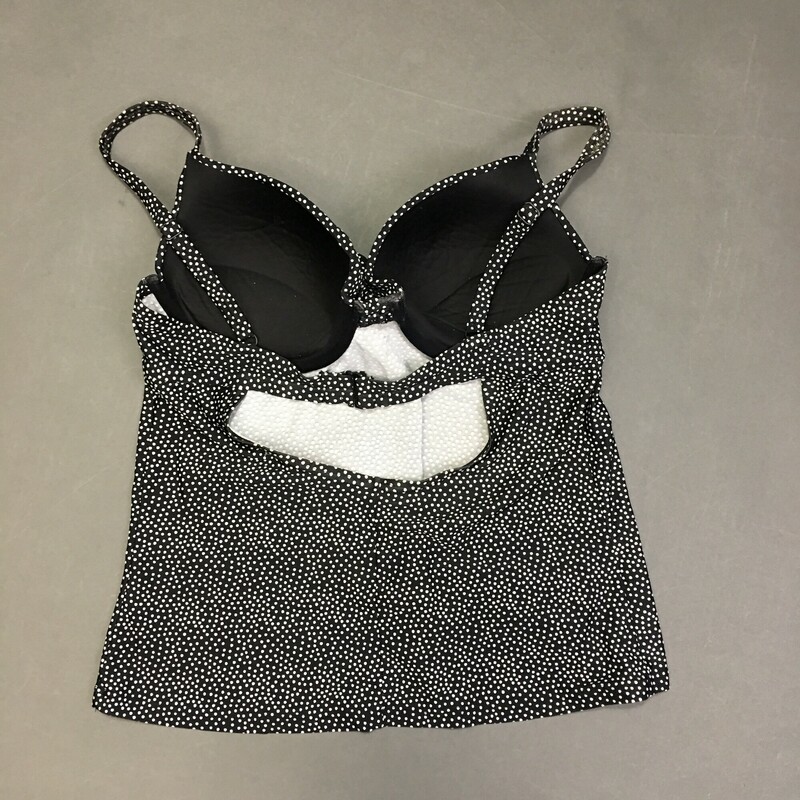 102-340 Black with white dotsTankini with built in cups, no maker, fabric or country of orign tags. shas adjustable straps, but shows fabric wear on sholder straps. Cups are in good shape, full underwire and estimated size D. There is wear on fabric. The back strap has adjustable 3 slotted hook.
6.40 oz