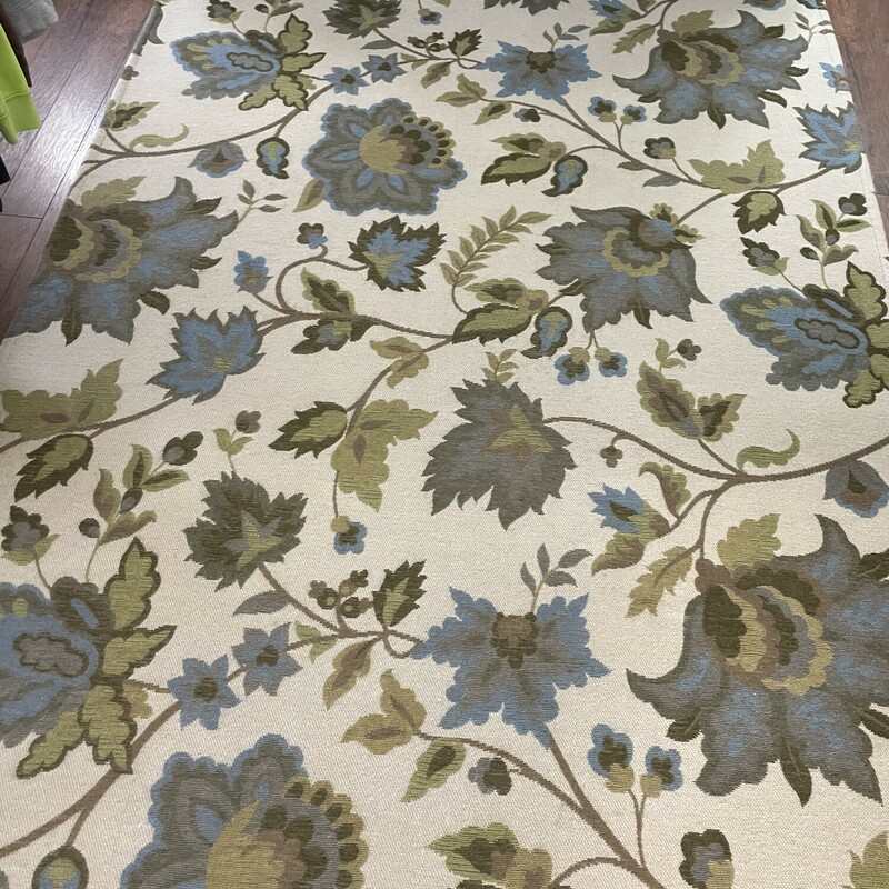 Threshold Area Rug
Cream, blue and green
Size: 10.4 x 7.2
Excellent condition!
