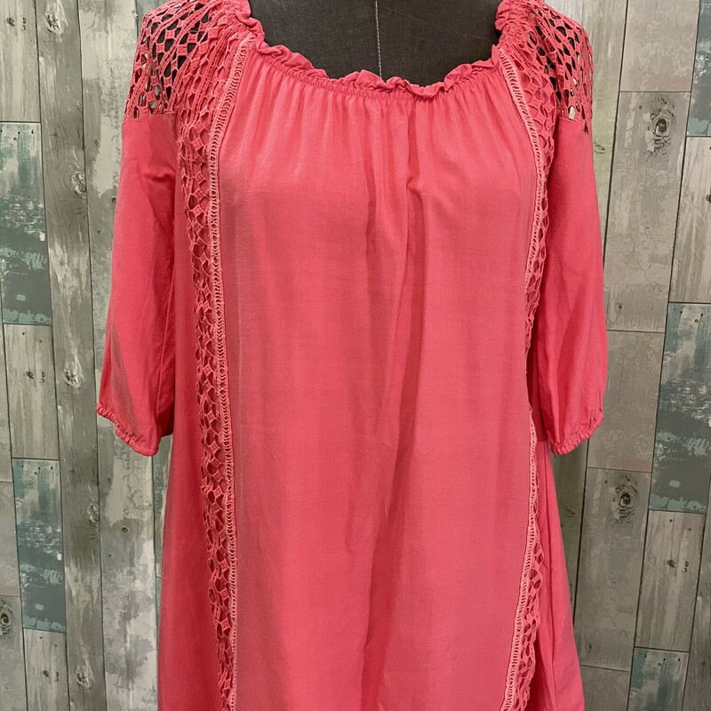 Blu Pepper 3/4 Sleeve Top
Tunic length with crochet shoulder
Coral
Size: Small