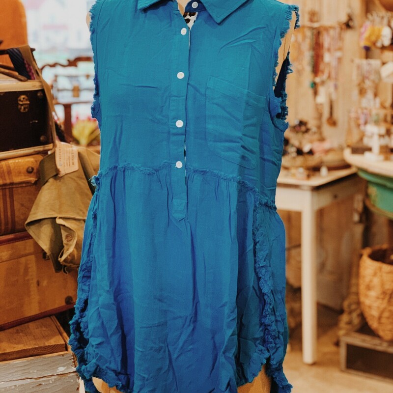 These gorgeous bright blue colored tunics have frayed eges and are made of a beautiful linen fabric! Pair them with leggings, and you are ready to go!