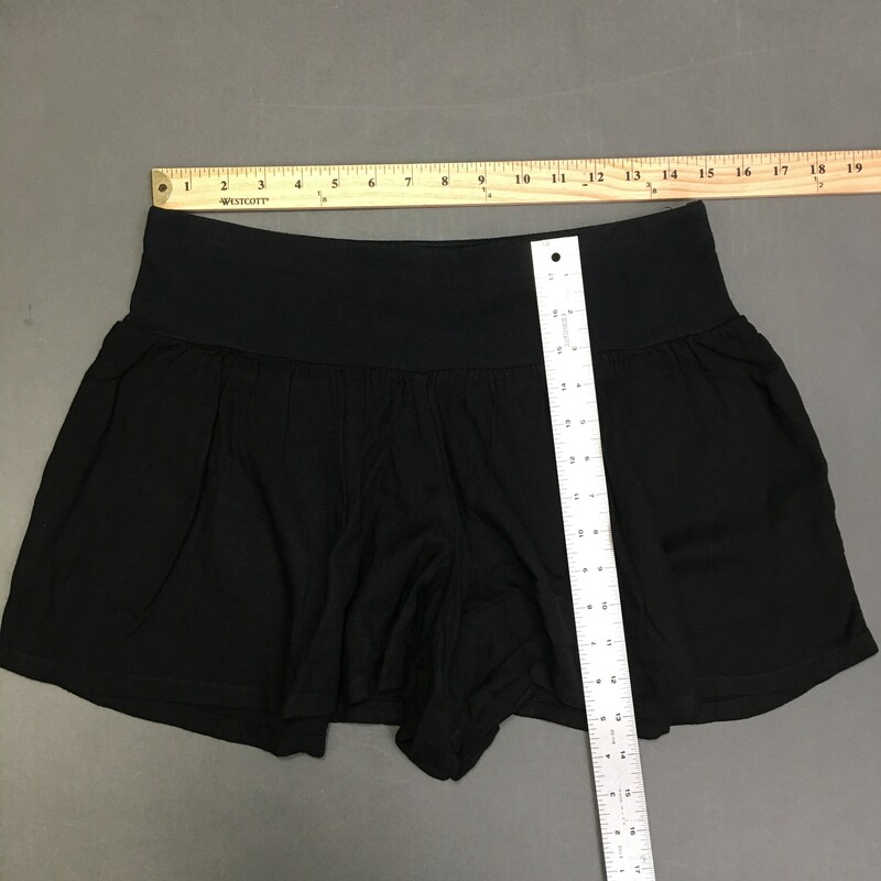Express Boxers High Waisted loose skirt-like shorts, Black, Size: Medium<br />
5.7 oz