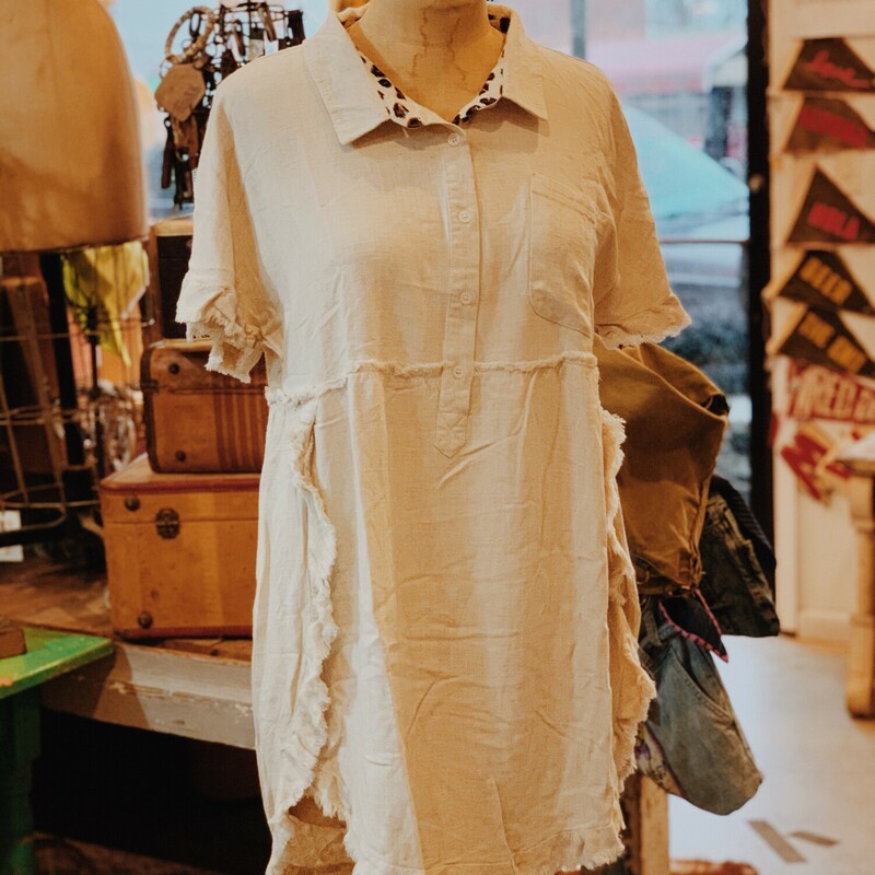 This beautiful oatmeal colored tunics have frayed edges and are made of a gorgeos linen material! Pair these with leggings, and you are ready to go!