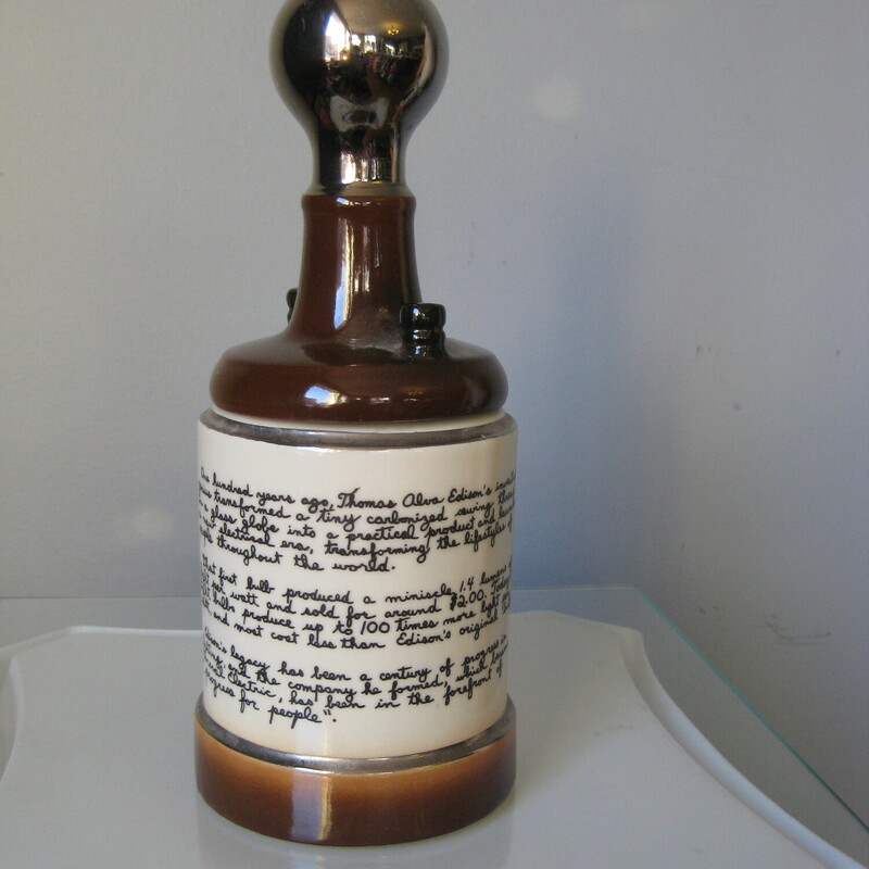 Vtg Th Edison Whiskey Bot, Brown, Size: None<br />
1979 Jim Beam Light Bulb Decanter Thomas Edison's 100th Anniversary. EMPTY.<br />
Height: 11<br />
Girth: 13<br />
<br />
Thanks for looking!<br />
#46018