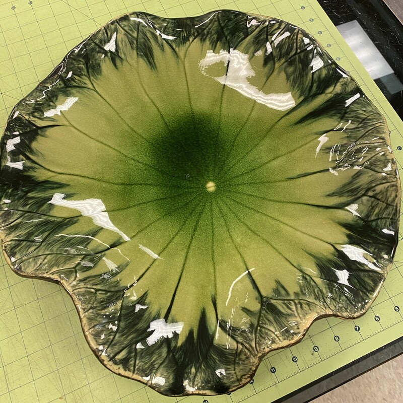 Global Views Lily Pad Dish, Green, Size: 17 Inch