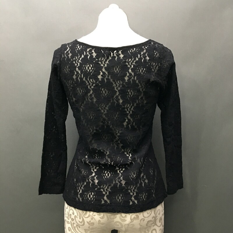 No Brand Nylon Spandex, Black, Size: 6 lace long sleeve, scoop neck, no material or brand tags. Tis shirt has hand stiching on neckline,and may have been hand made.<br />
3.3oz