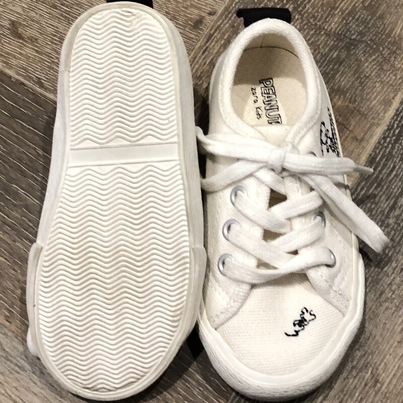 Zara Kids Shoes, White, Size: 5T<br />
Original Size 21