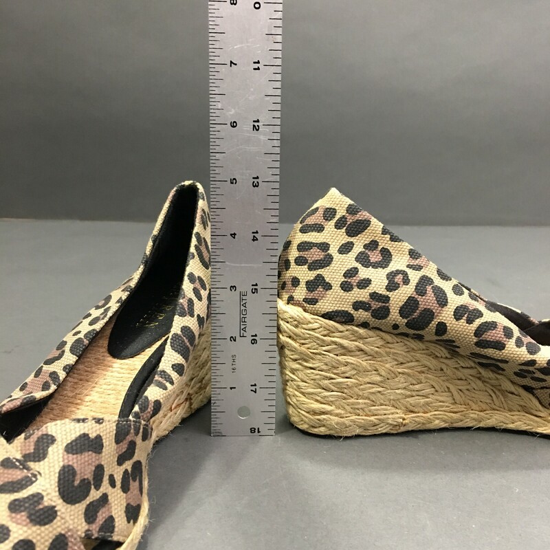 Lauren Ralph Lauren, Pattern, Size: 7.5
Lauren Ralph Lauren, Pattern, Size: 7B Celia Esparadille Wedges  Canvas leopard print upper and lining,
14.9 oz