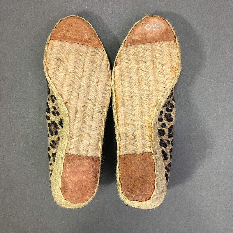 Lauren Ralph Lauren, Pattern, Size: 7.5<br />
Lauren Ralph Lauren, Pattern, Size: 7B Celia Esparadille Wedges  Canvas leopard print upper and lining,<br />
14.9 oz