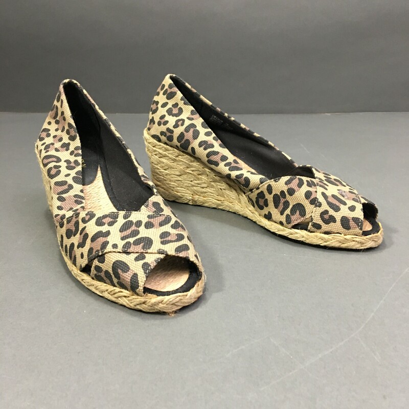 Lauren Ralph Lauren, Pattern, Size: 7.5
Lauren Ralph Lauren, Pattern, Size: 7B Celia Esparadille Wedges  Canvas leopard print upper and lining,
14.9 oz