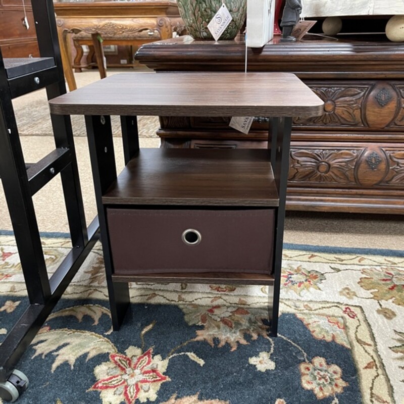 Small Nightstand, Size: 16x16x18