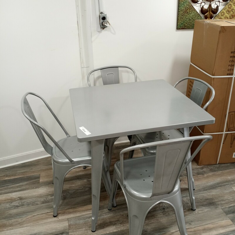 Metal Table 4 Chairs Silv