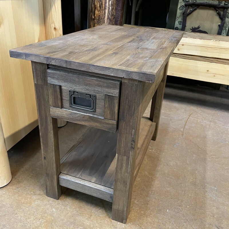 Rustic 1-Drawer Side Table


Size: 24L X 14W X 20H