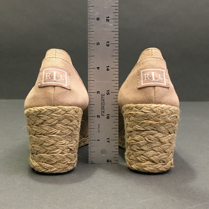 Ralph Lauren Canvas Espadrill, Beige, Size: 7  open toe, 2 1/2 \" heel wedge, very clean soles, not worn.
15.2 oz