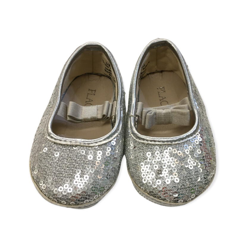Shoes (Silver), Girl, Size: 2

#resalerocks #pipsqueakresale #vancouverwa #portland #reusereducerecycle #fashiononabudget #chooseused #consignment #savemoney #shoplocal #weship #keepusopen #shoplocalonline #resale #resaleboutique #mommyandme #minime #fashion #reseller                                                                                                                                      Cross posted, items are located at #PipsqueakResaleBoutique, payments accepted: cash, paypal & credit cards. Any flaws will be described in the comments. More pictures available with link above. Local pick up available at the #VancouverMall, tax will be added (not included in price), shipping available (not included in price, *Clothing, shoes, books & DVDs for $6.99; please contact regarding shipment of toys or other larger items), item can be placed on hold with communication, message with any questions. Join Pipsqueak Resale - Online to see all the new items! Follow us on IG @pipsqueakresale & Thanks for looking! Due to the nature of consignment, any known flaws will be described; ALL SHIPPED SALES ARE FINAL. All items are currently located inside Pipsqueak Resale Boutique as a store front items purchased on location before items are prepared for shipment will be refunded.