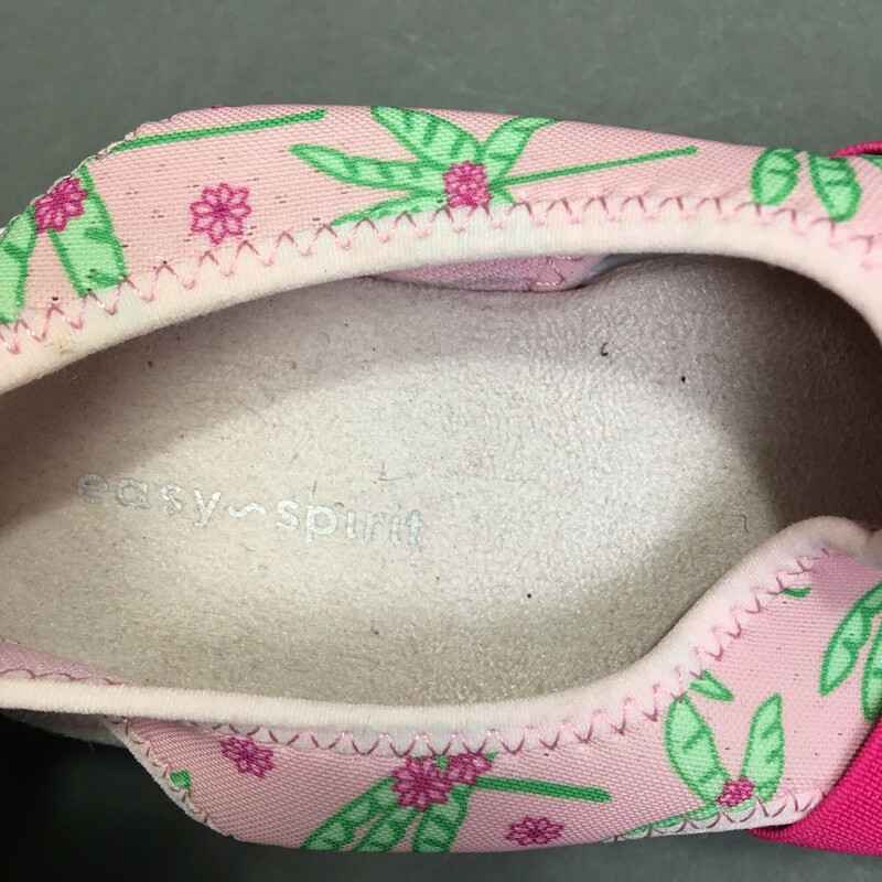 Easy Spirit Water Shoes, White, Size: 7 slip on open toe and heel, palm tree patter on light pink fabric, criss cross hot pink foot strap, heel strap.<br />
8.9 oz