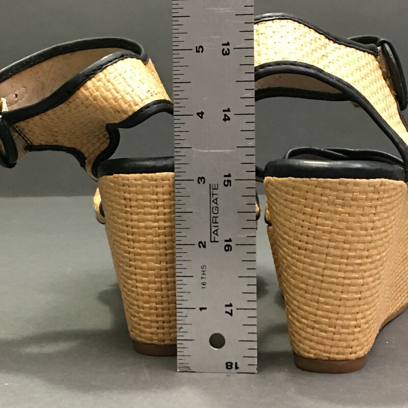 MRKT Dita Platform, Natural, Size: 7<br />
<br />
MRKT Dita Platform Wedge Sandal Natural / black edging and sole, Adjustable Strap Womens<br />
<br />
15.7 oz