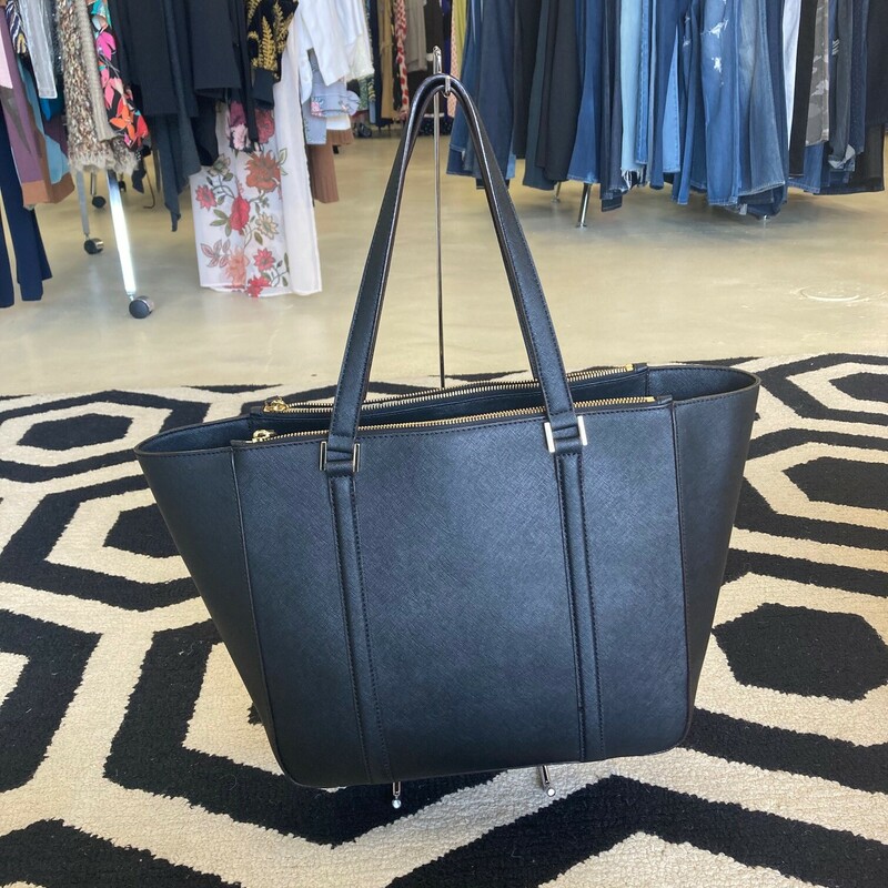 Kate Spade Tote: Can't go wrong with this black tote for any adventure in any season!