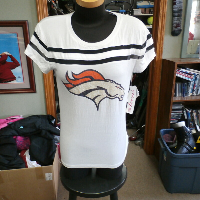 Denver Broncos white NFL Teens girl's shirt white size M rayon blend #34595<br />
Rating: (see below) 1- Excellent Condition<br />
Team: Denver Broncos<br />
Player: n/a<br />
Brand: NFL Teens<br />
Size : Girl's YOUTH Medium- (Measures Chest 18\" ; Length 24\") armpit to armpit; shoulder to hem<br />
Color: white<br />
Style: short sleeve; sparkly screen printed<br />
Material: 95% rayon 5% spandex<br />
Condition: 1- Excellent Condition: like new with original tags still attached (see photos)<br />
Item #: 34595<br />
Shipping: FREE