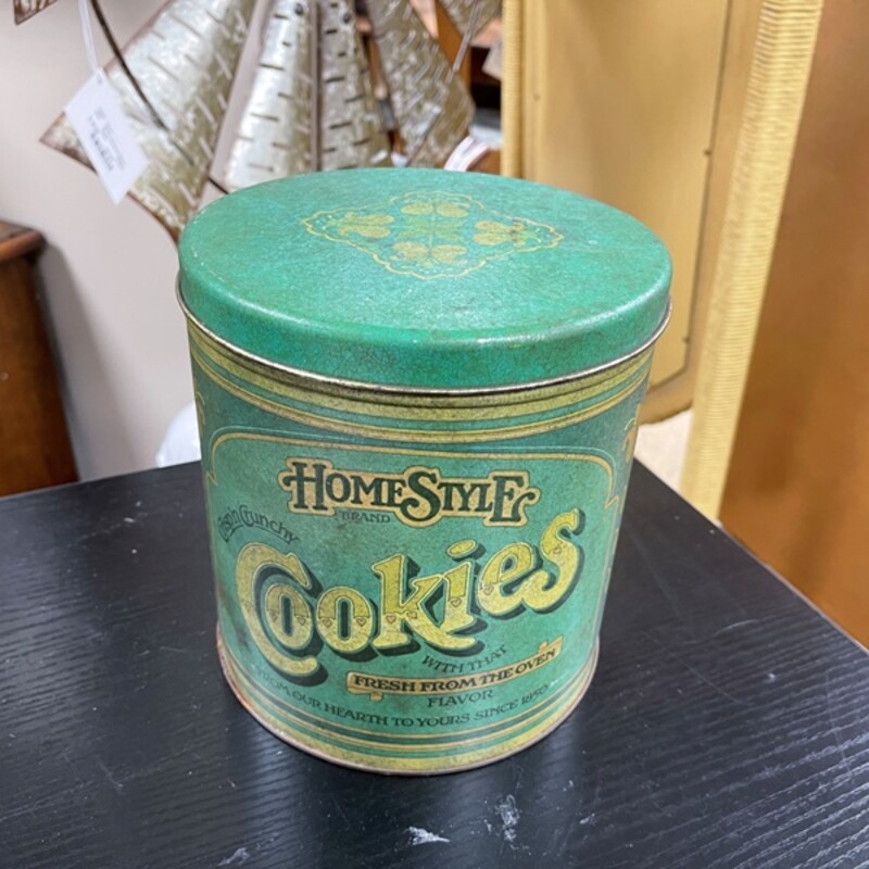 Vintage Cookie Tin, Size: 7x8