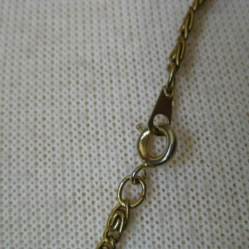 Juicy Couture Diamond Hea, Gold, Size: None
Super cute Juicy Couture necklace
23 gold tone chain with a rhinestone heart and a little crown.

great condition, a bit tarnished.
thanks for looking!

#46772