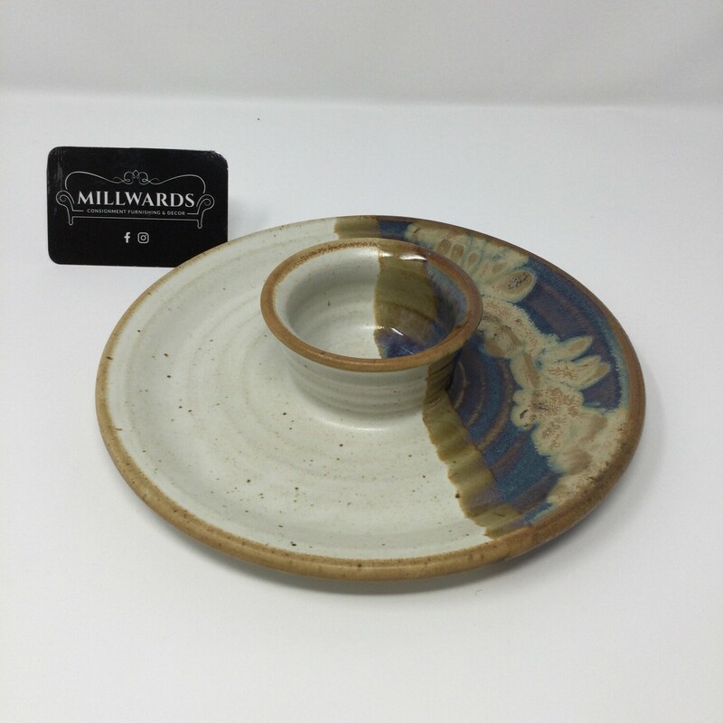 Dip/Appetizer Server
Artisan Pottery
Cream Blue & Gold