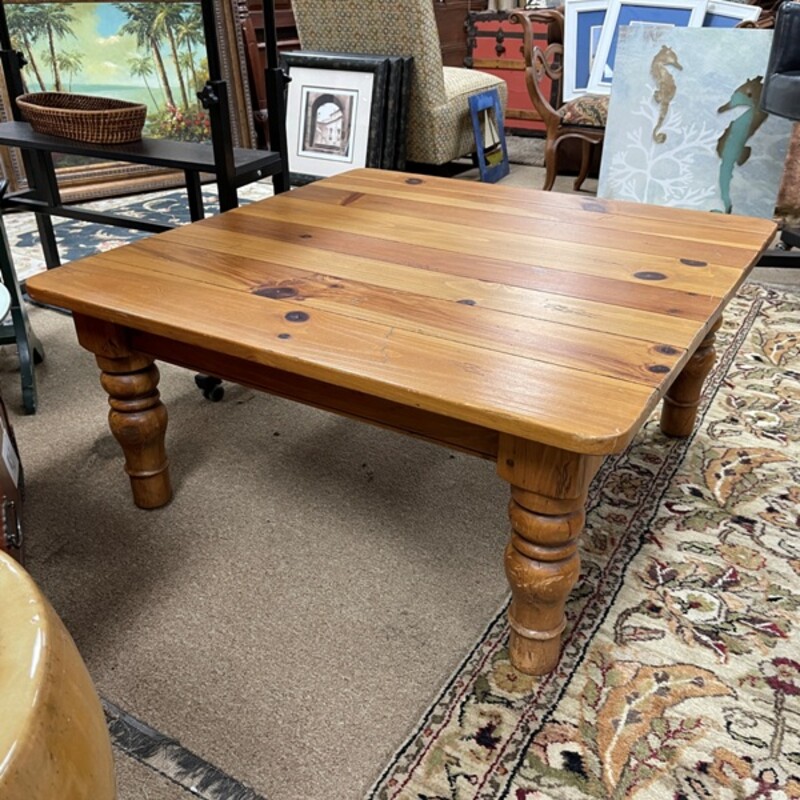 Ethan Allen Coffee Table, Size: 38x38x18