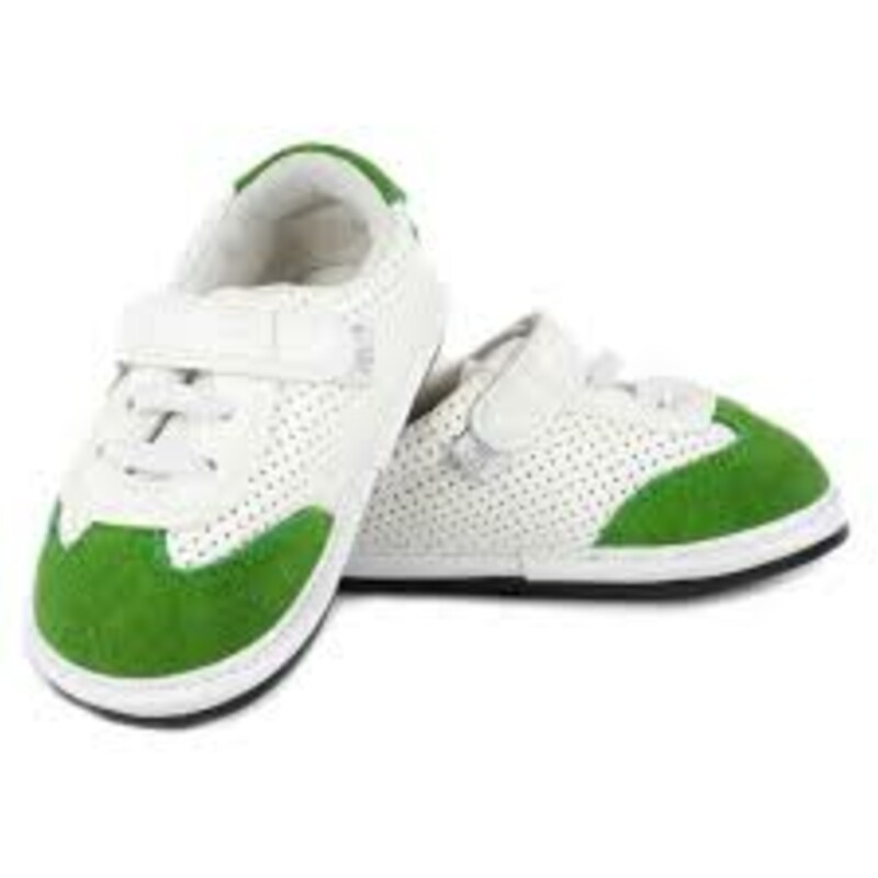 My Shoes - Kelly Trainer, White/Green, Size: 12-18M<br />
<br />
These White & Green - My Shoes sneakers are the perfect next step from My Mocs<br />
<br />
Hand crafted from genuine and vegan leather<br />
Equipped with our signature natural-flex sole<br />
Industry-defining 3mm ankle and sole cushioning<br />
Hook and loop closures for a secure and custom fit<br />
Perfect for indoor or outdoor use