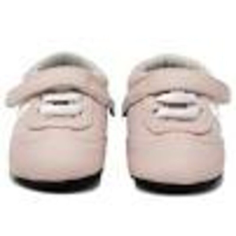 My Mocs - Willa Trainer, Pink, Size: 12-18M<br />
<br />
These pink My Moc sneakers are perfect for the playground!<br />
<br />
Hand crafted from genuine and vegan leather<br />
Equipped with our signature super-flex sole<br />
Industry-defining 3mm ankle and sole cushioning<br />
Hook and loop closures for a secure and custom fit<br />
Perfect for indoor or outdoor use