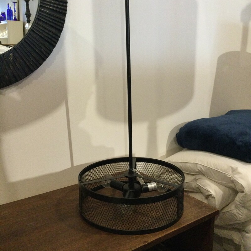 Pendant Lamp
Black
Size: 54 In