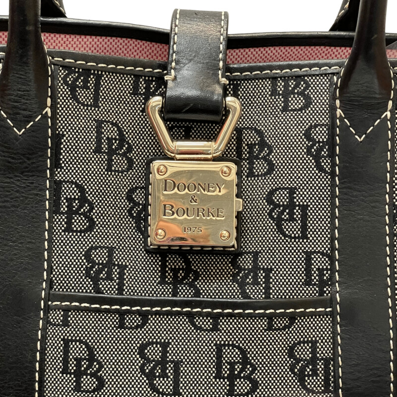 Dooney&Bourke Shoulder Bag and Wallet Set<br />
Black and Beige