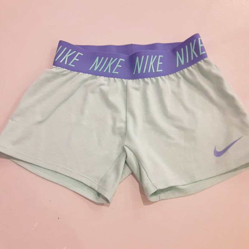 *Nike Short