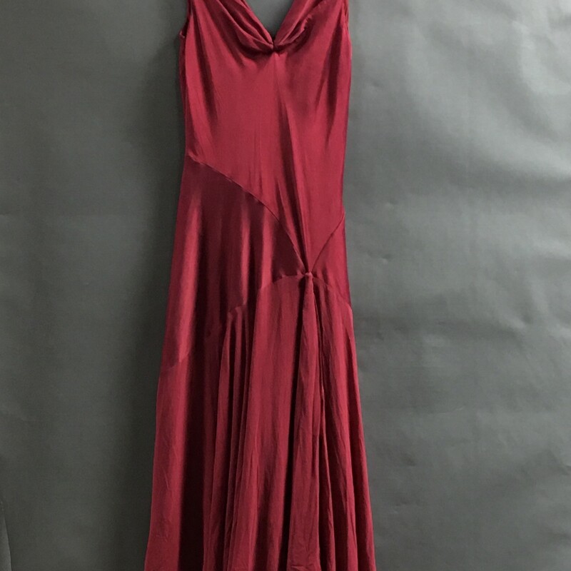No Brand Satin Sleeveless, Maroon, Size: 6
A-line cut, lined satin sleeveless dress with sheer panel hemline, No brand or fabric tags.
Note there is some hand stitched repairs and very lightly visible staining. on bodice.
Wash cold gentle line dry no bleach