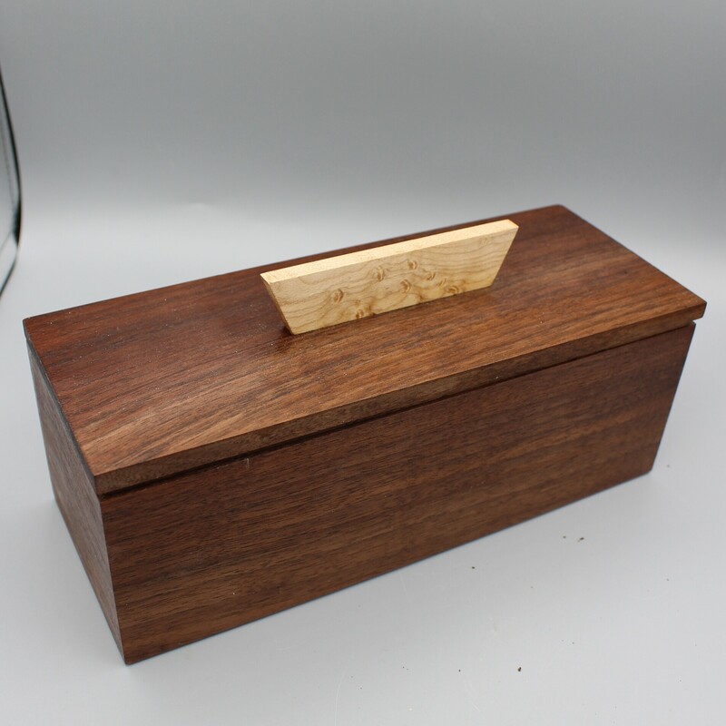 WALNUT BOX WITH CURLY MAP