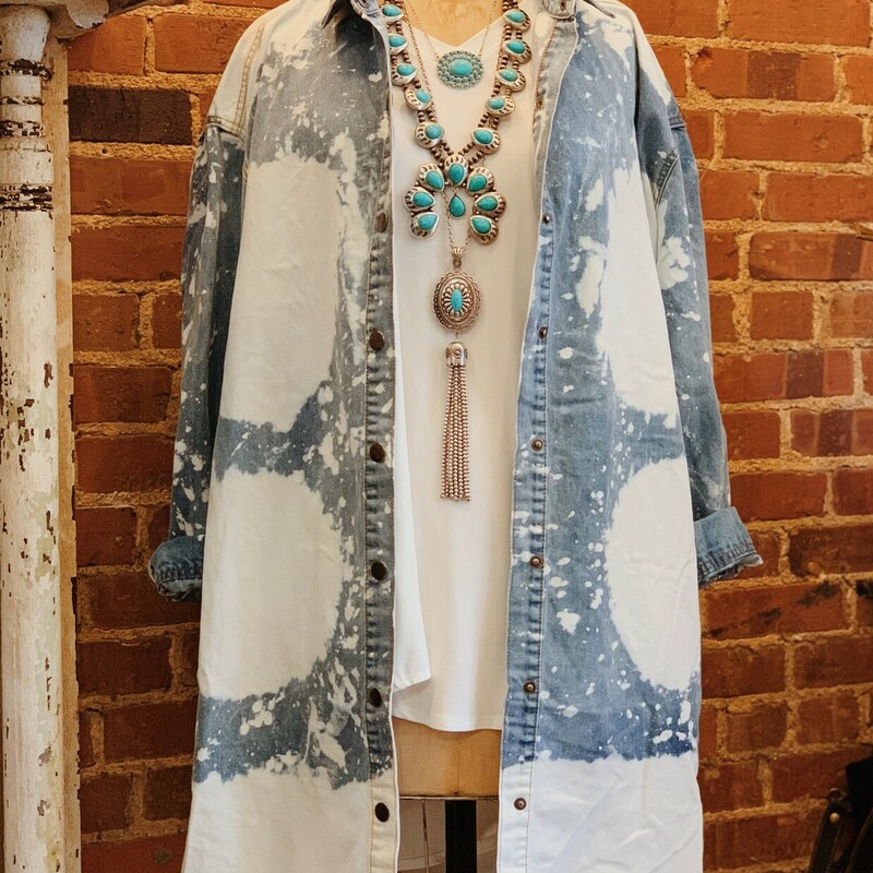 This cloud washed denim jacket is fabulous! Oversized outerwear is one of the best trends! Button it up and wear it on its own, or add a tee and some leggins!